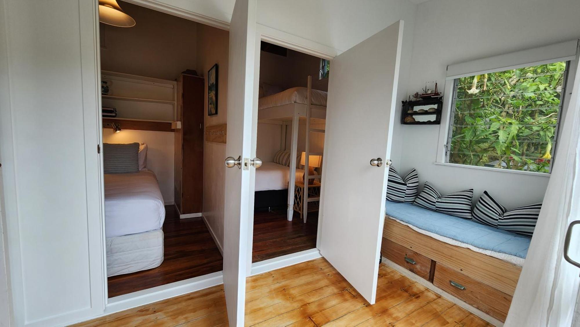 Sunshine Cottage By The Sea - Stay Waiheke Onetangi ภายนอก รูปภาพ